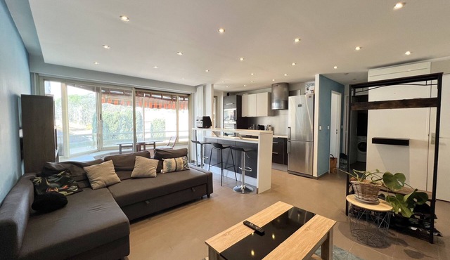 T2 apartment with terrace in Cannes