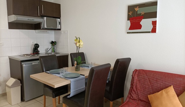 T2 Avec Jardinet Dans Résidence Avec Piscine E99