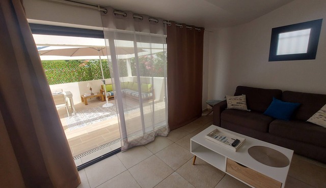 T2 Avec Patio Exterieur Aménagé Dans une Propriété Arborée et Fermée