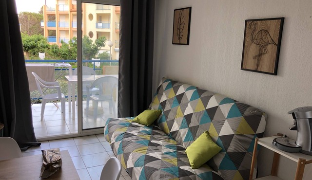 T2 beachfront apartment