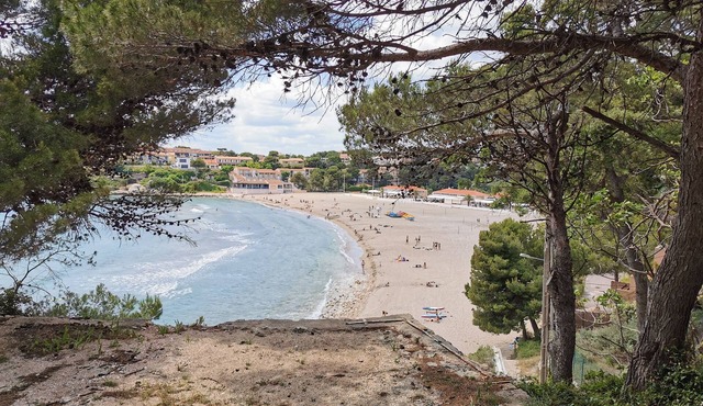 T2 beautiful sea and beach CARRO - ' L'Ile Bleue '