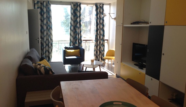 T2 bis apartment with private parking, at the foot of the slopes.