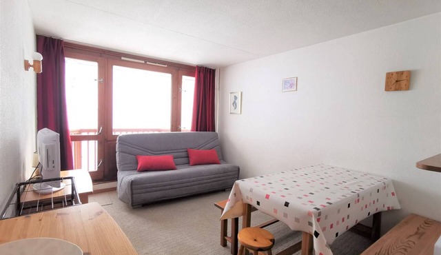 T2 Cabin Apartment Sleeps 6 - Ski - South Balcony