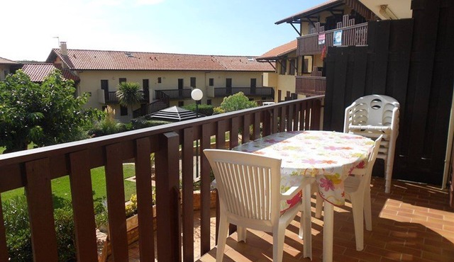 T2 Cabin Apartment in Vieux-Boucau with Balcony, Pets Allowed