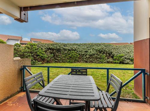 T2 cabine à 250 m de la plage à Biscarrosse avec balcon plein sud et parking - FR-1-521-246