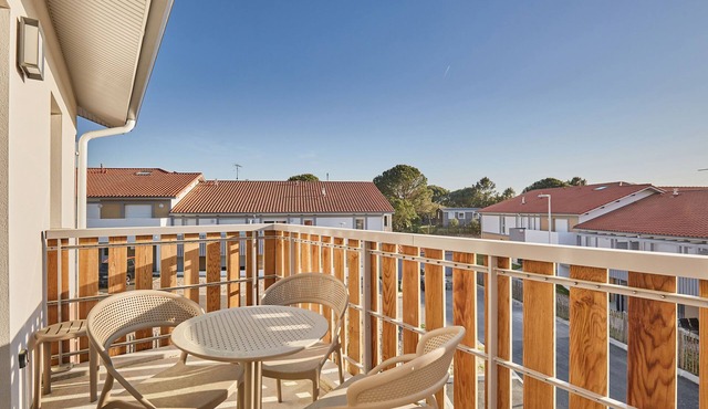 T2 + cabine | 650m de la plage | Accès piscine