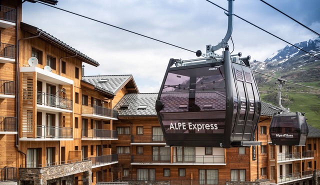 T2 + Cabine | Ski aux pieds! Spa Inclus