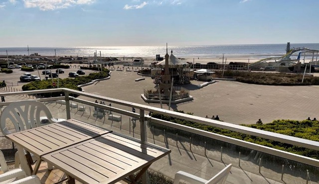 T2 cabine traversant vue front de mer Le Touquet Paris-Plage