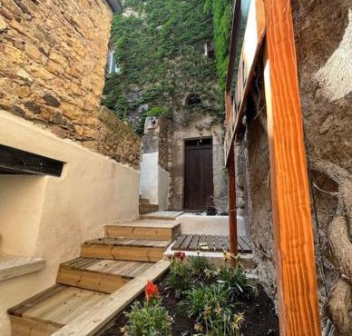 T2 Centre-ville cour privée