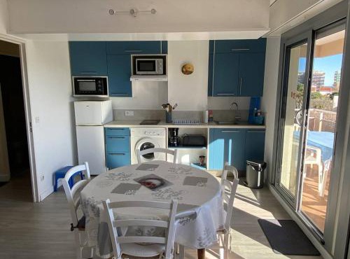 T2 climatisé avec parking à Canet Plage, proche mer - FR-1-696-115