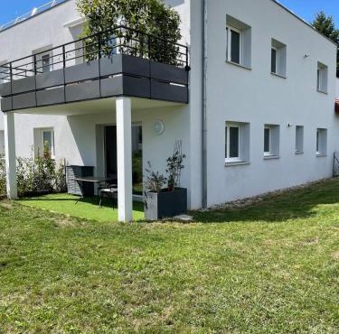 T2 cosy avec terrasse et jardin à Belley