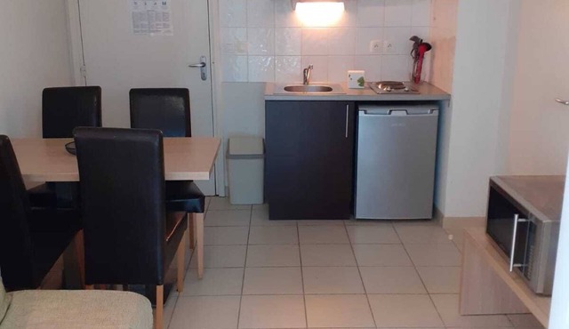 T2 Dans Résidence Avec Piscine B18