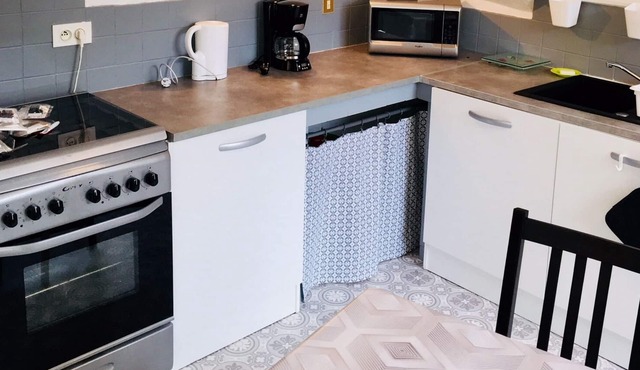 T2 DUPLEX APARTMENT ON THE GROUND FLOOR WITH IDEAL CURIST / TOURIST TERRACE
