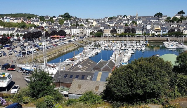 T2 duplex apartment facing the marina