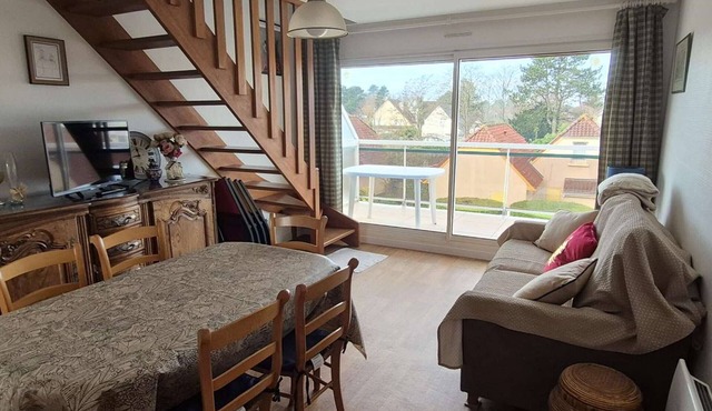 T2 Duplex for 4 with balcony and parking, pets allowed