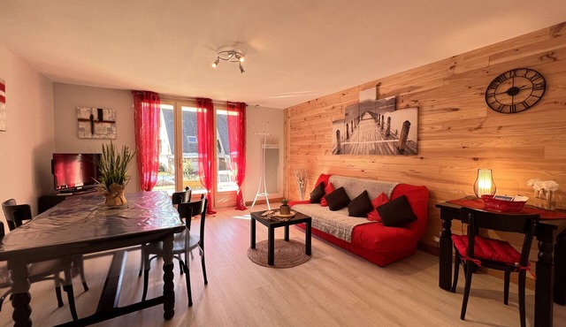 T2 ensoleillé avec terrasse et vaste jardin commun
