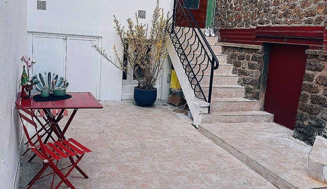 T2 furnished 30 m² with private courtyard - Maison en pierre meulière - Ivry-sur-Seine