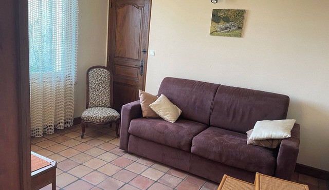 T2 Garden level, 5 km from the beaches.