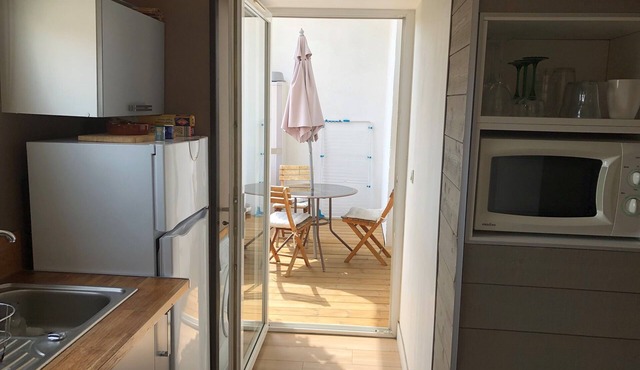 T2 ground floor, air conditioning placed in February 2023:)free public car park