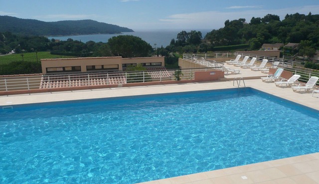 T2 idyllic peninsula of St. Tropez: sun, sea views, beaches and coves on foot.