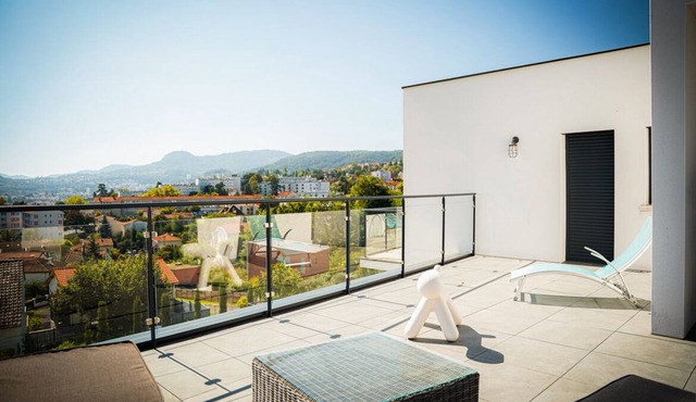 T2 in a family villa