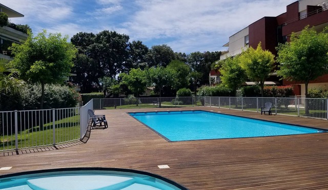 T2 in beautiful park in Montpellier 15 min from the beach