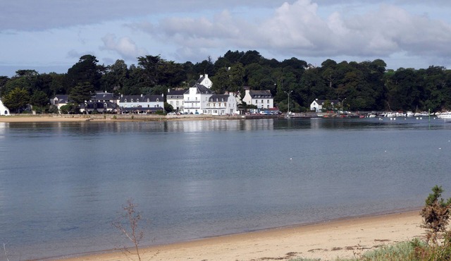 T2 in beautiful setting (Ru-Vitin)