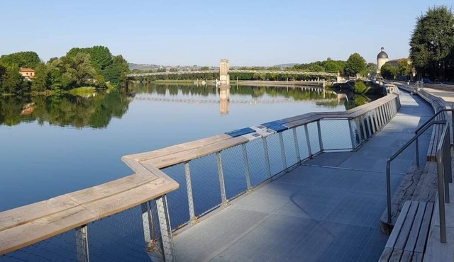 T2 in the historic center of Trévoux