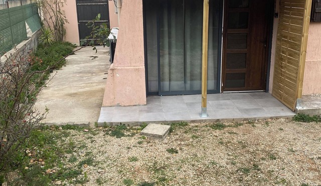 T2 In Villa in Sorgues