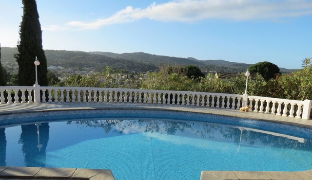 T2 in villa pool gate Carcassonne