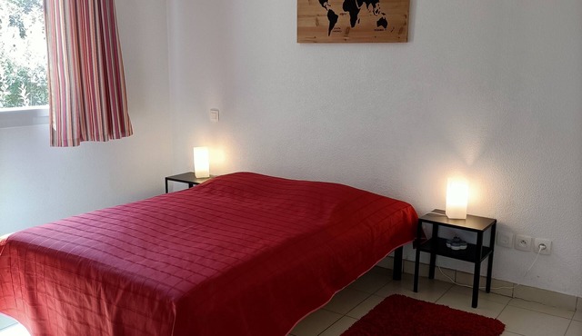 T2 Jardinet PMR Avec Dans Résidence Avec Piscine - D71