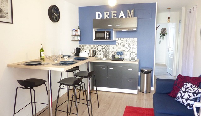 T2 L'épicurienne: at the foot of the Cité de la Gastronomie and downtown Dijon