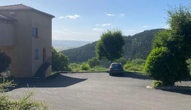 T2 La Valette Pradelles Village Holidays in Pradelles