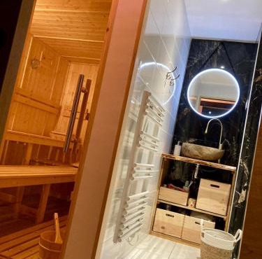 T2 lumineux l' Edelweiss pied du télécabine Prorel avec garage privé et sauna
