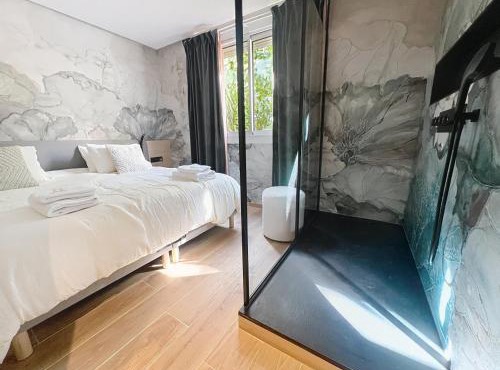 T2 Luxe Canet - 50m plage - Séjour romantique & Love room
