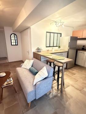 T2 MEUBLÉ plein centre-ville