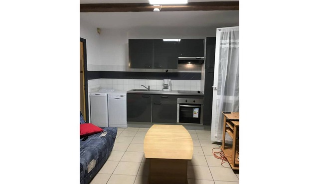 T2 -Montpellier loggia+parking near streetcar