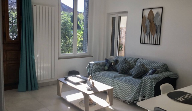 T2 new ♥ ️ with parking between town and calm lake