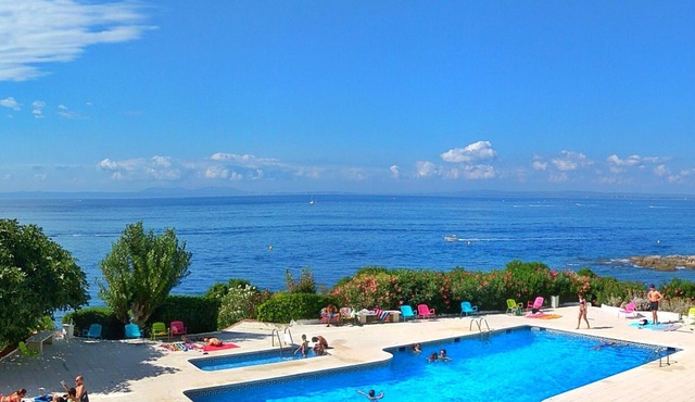 T2 new with pool overlooking the sea and XL terrace private access to the sea + parking