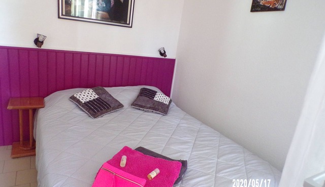 T2 of 28 m2 any comfort, ideally placed.