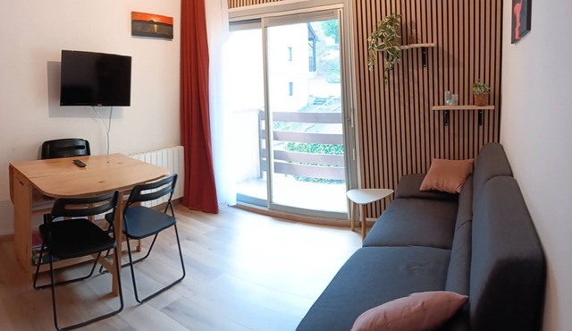 T2, private parking and balcony, classified 2*, 300m from the center of Cauterets.