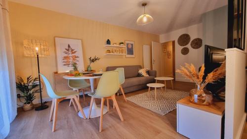 T2 quartier Mermoz, 2 places de parking privées