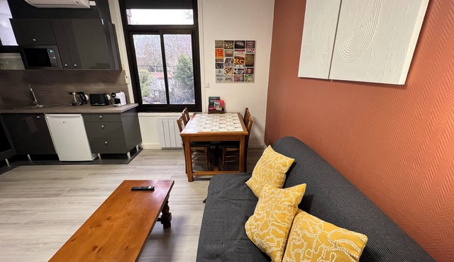 T2 quiet - air conditioning, private parking - Abbaye aux Dames