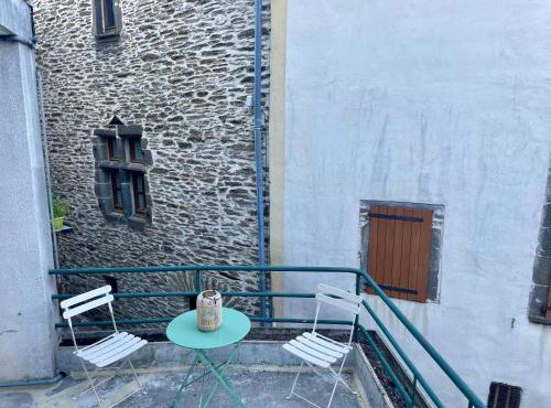 T2 rénové avec terrasse au cœur des Cévennes