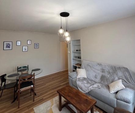 T2 Rénové, centre, parking privé