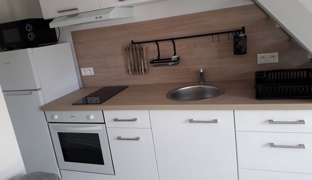 T2 refurbished beach shops on foot in Vaux/Mer (between Royan and St palais)