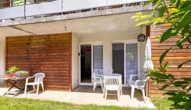 T2 with terrace and parking, quiet