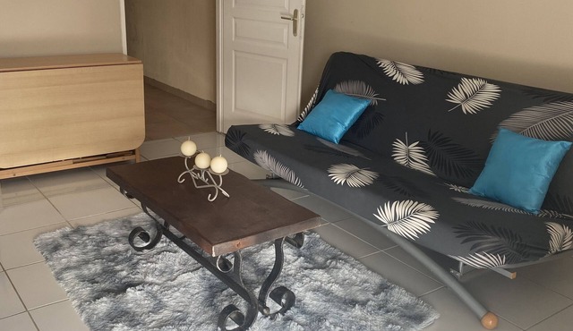 T3 15 mins from the beaches!