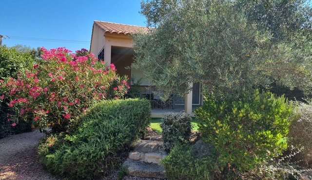 T3 55 M2 villa sleeps 4 terrace and garden near the beaches and amenities