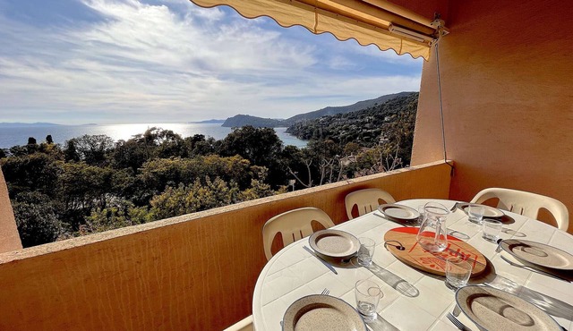 T3 Apartment with Mezzanine and Parking in Rayol-Canadel